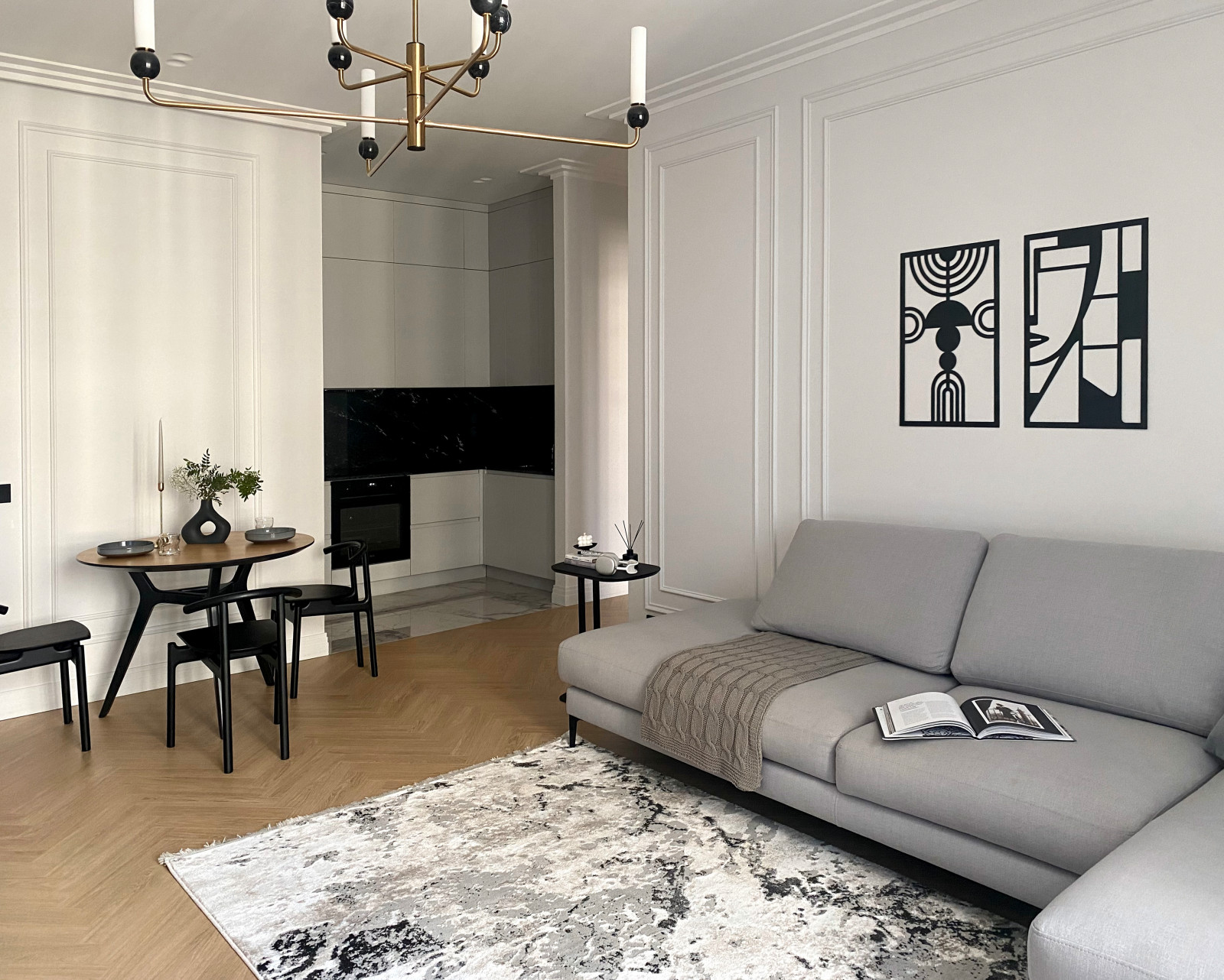 Графичный "Черно-белый" интерьер для студентки архитектурного ВУЗа