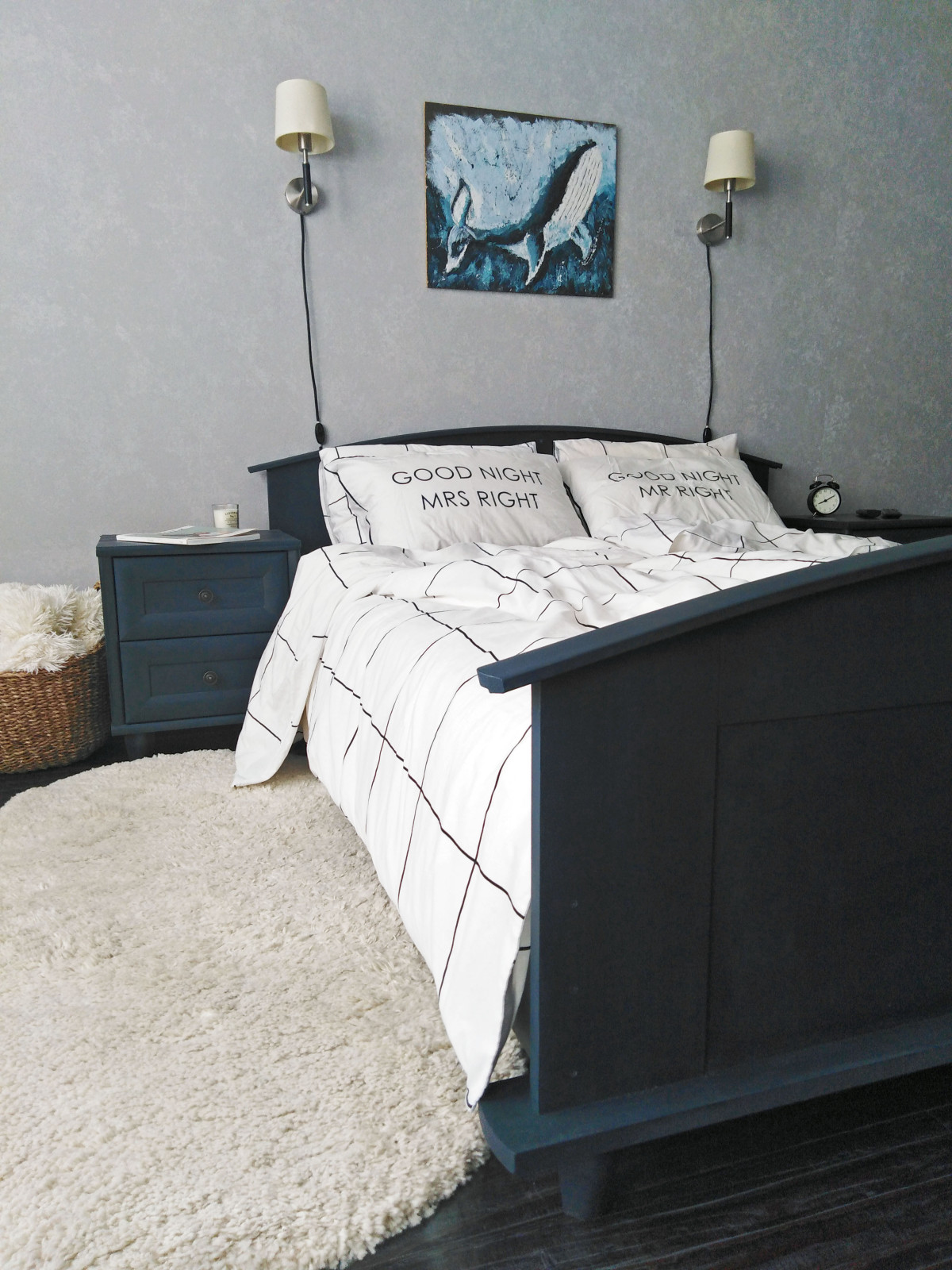 Кровать и тумбы