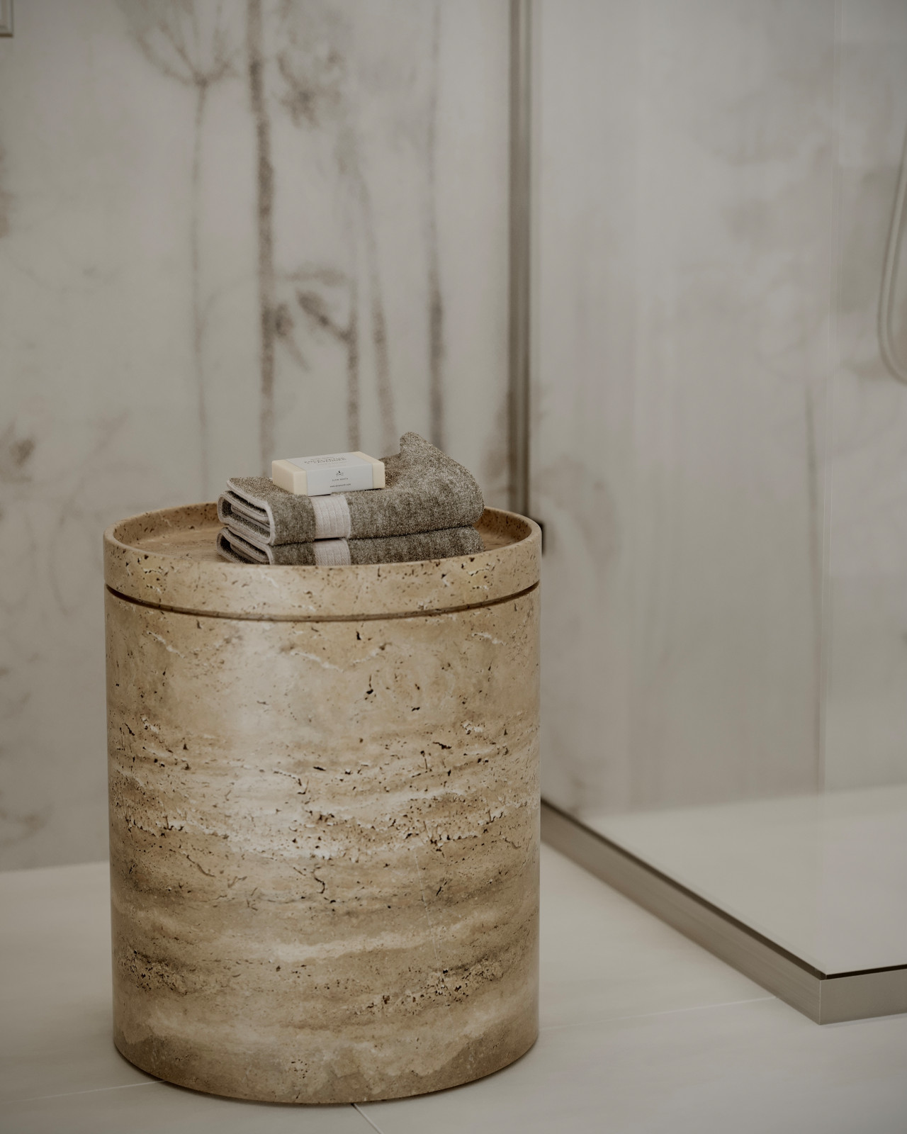 Проект санузла, выполненного в рамках мастер-спальни в загородном доме