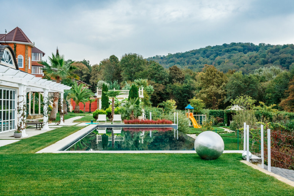 Бассейн переливного типа •Infinity• в Сочи.