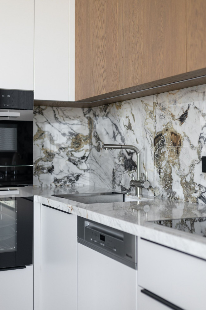 Кухня в светлых тонах