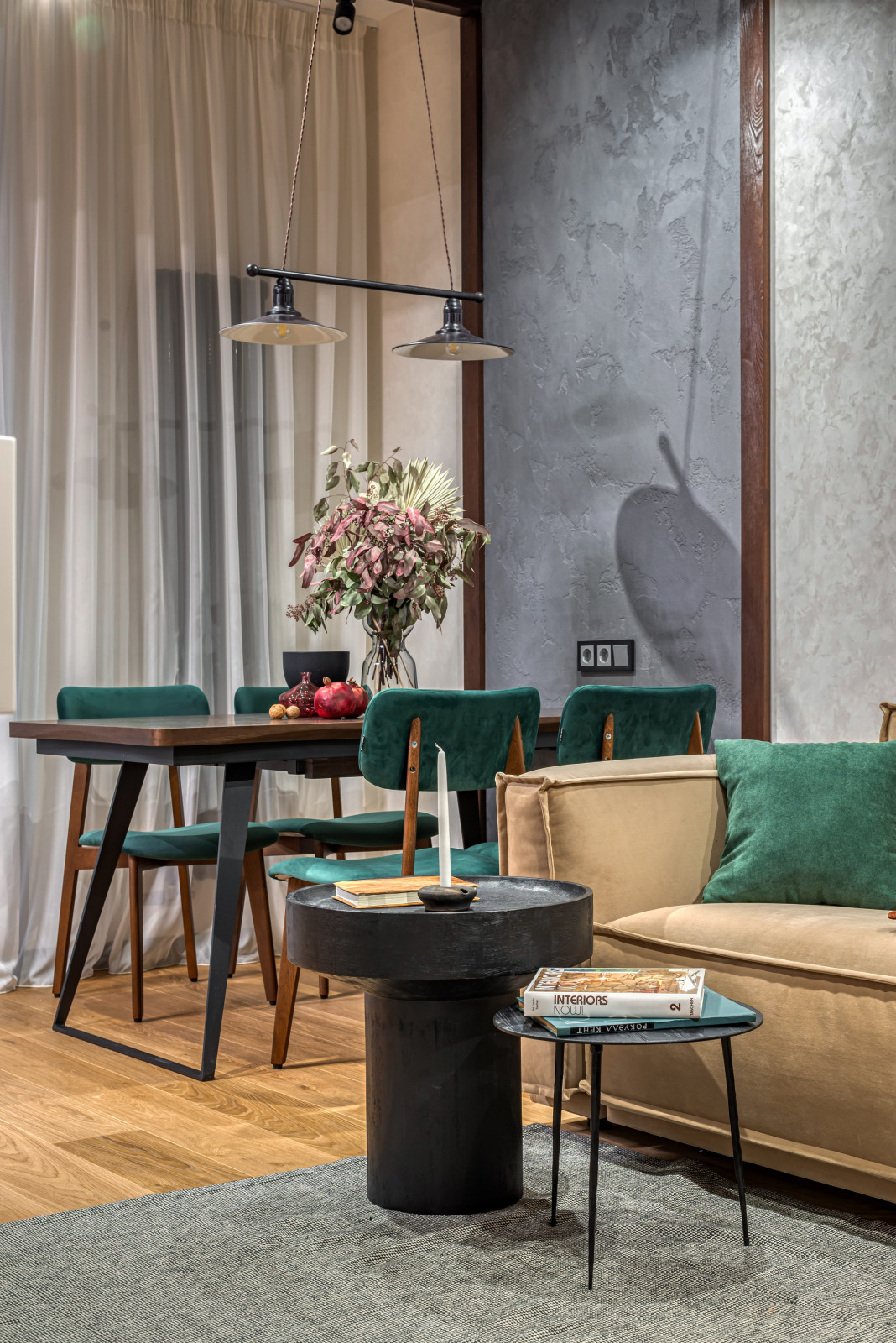 Трехкомнатная квартира в центре Москвы