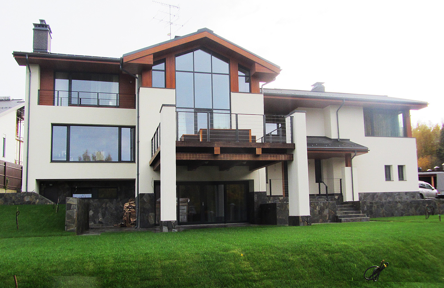 Обложка проекта: Частный дом на участке с рельефом (Истра)