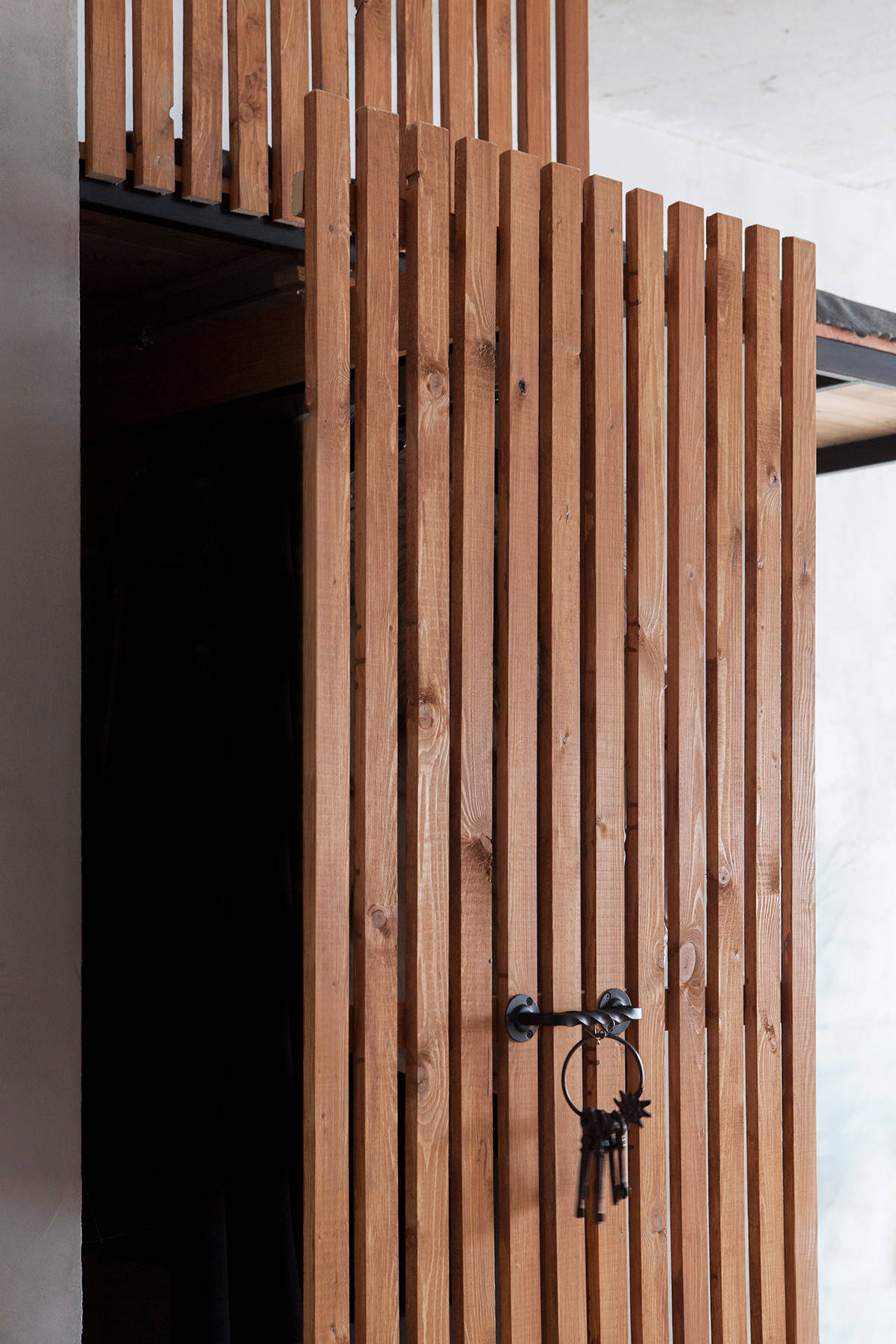 В гостях: Новый год в Ромашково с деревянной елкой и Малевичем