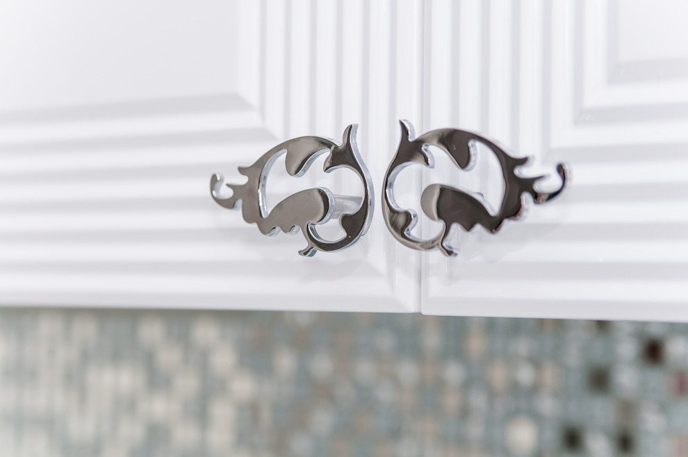 Белоснежная классическая кухня