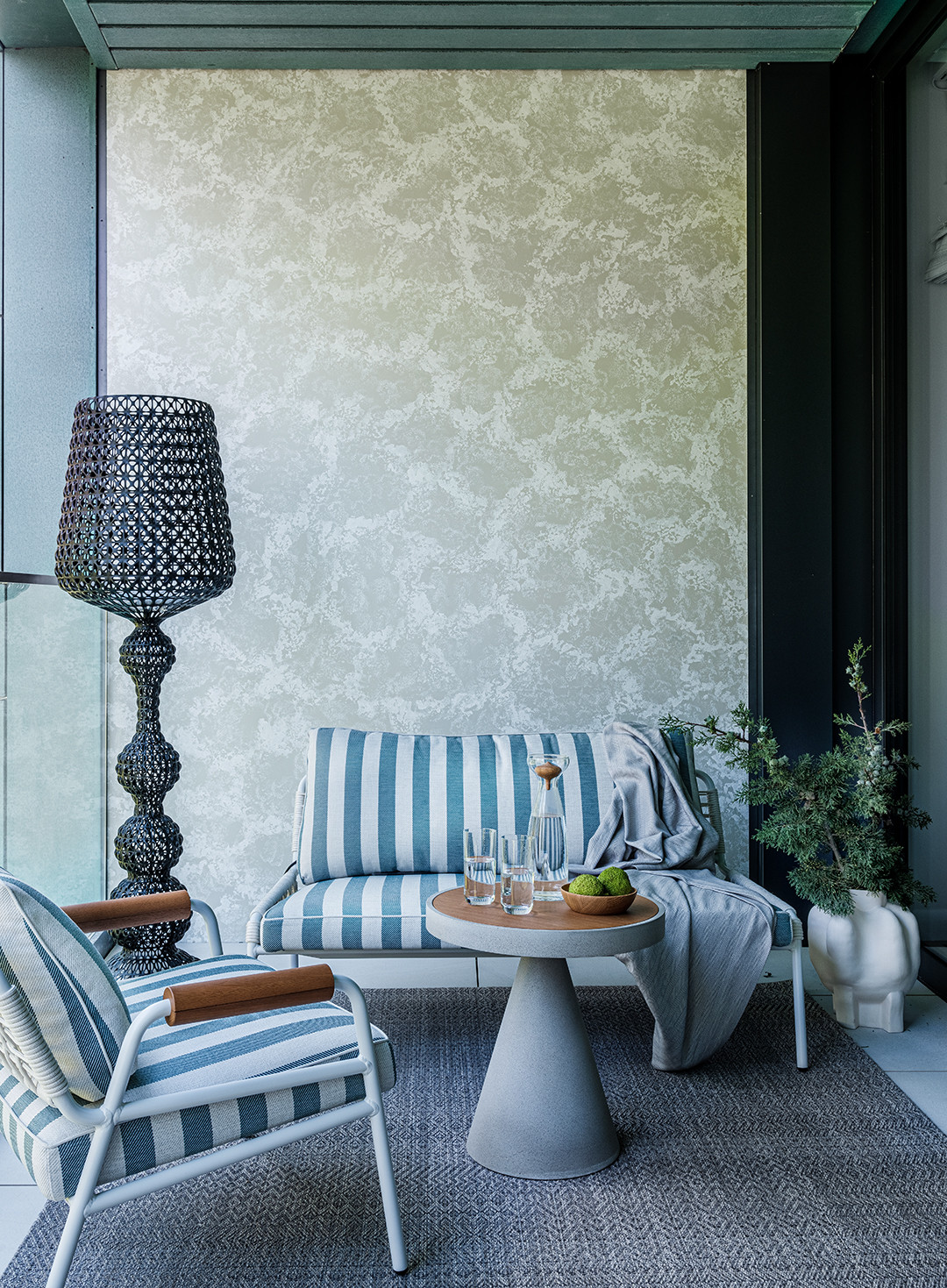 Двухкомнатные апартаменты в премиальном комплексе в Сочи