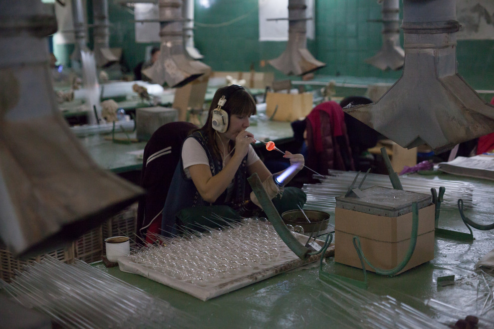 Портрет: Российские новогодние игрушки от фабрики «Елочка»