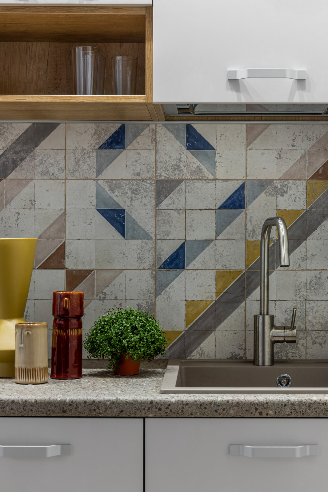 Просто фото: 23 идеи, как уложить плитку кухонного фартука