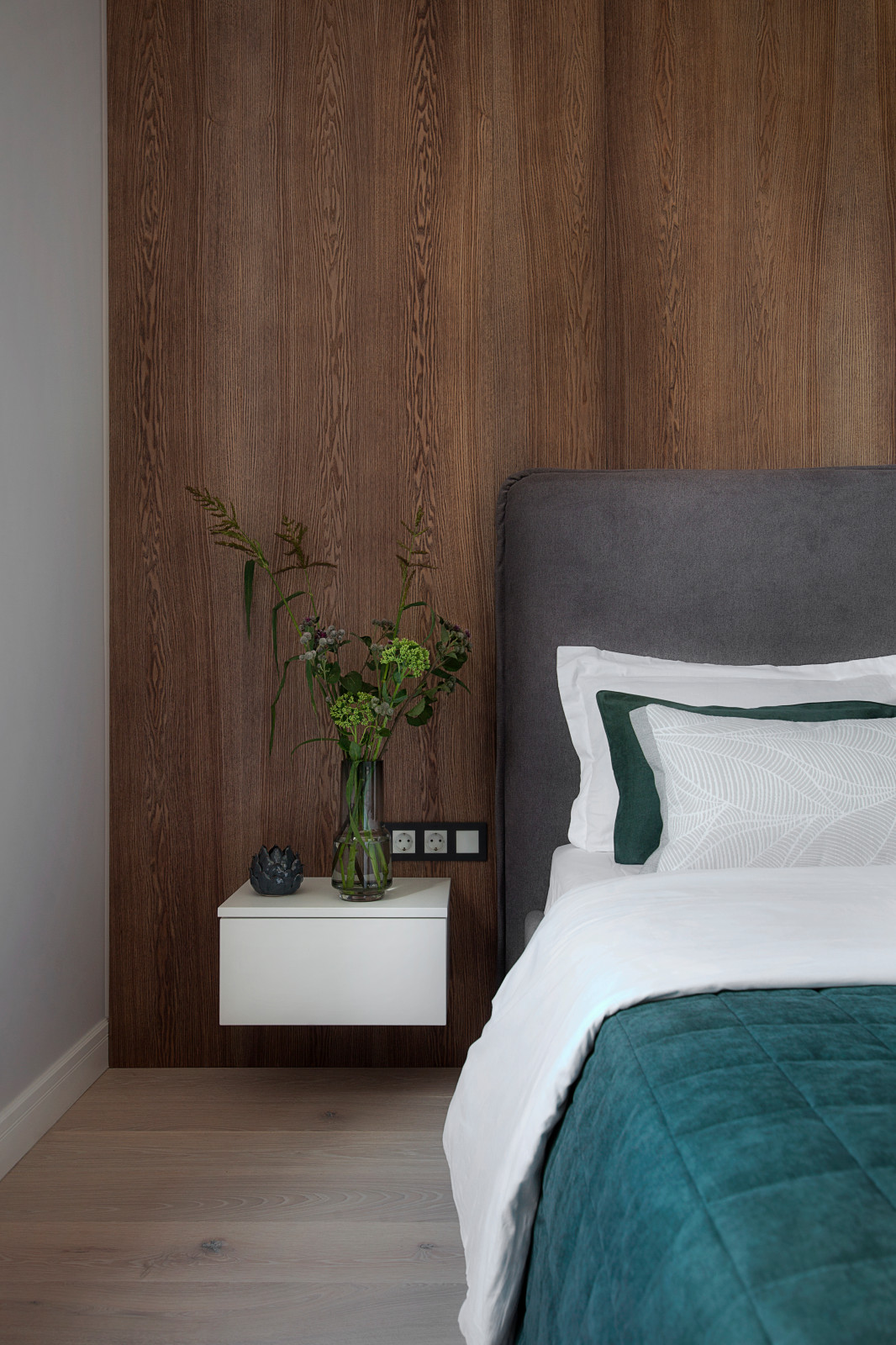 Современная классика в холостяцкой квартире