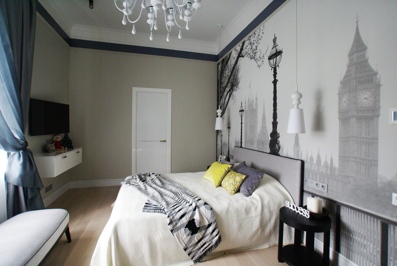 Спальня в загородном коттедже