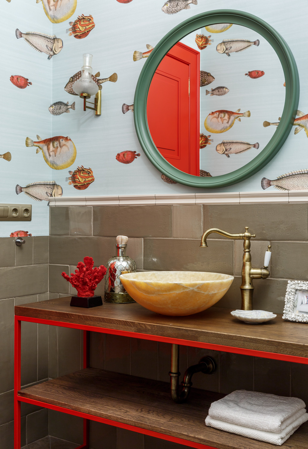 В гостях: Дом у озера — с малиновой гостиной