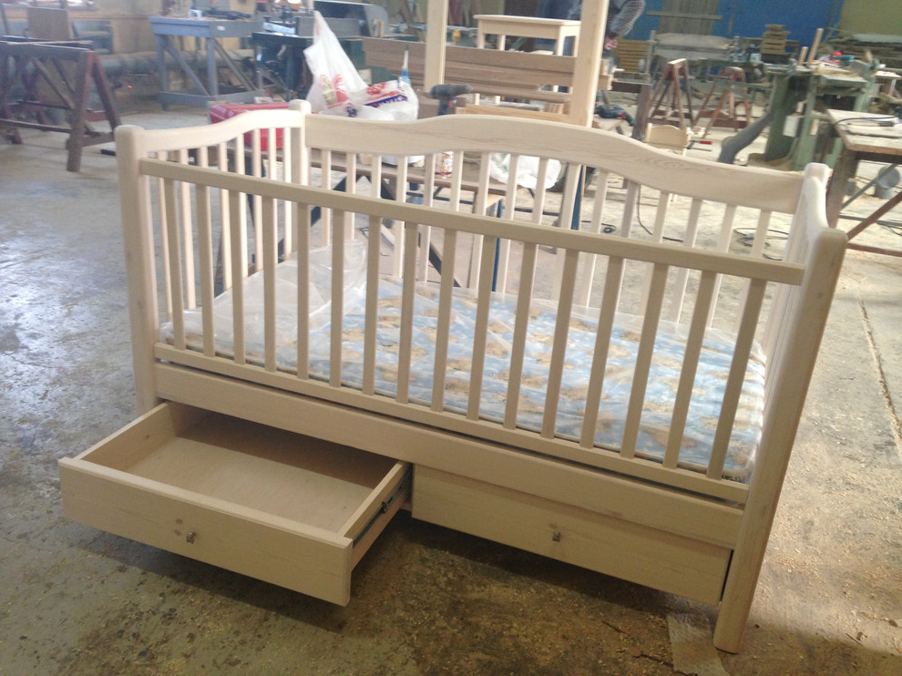 Обложка проекта: Детская кроватка (в будущем диван-кровать)