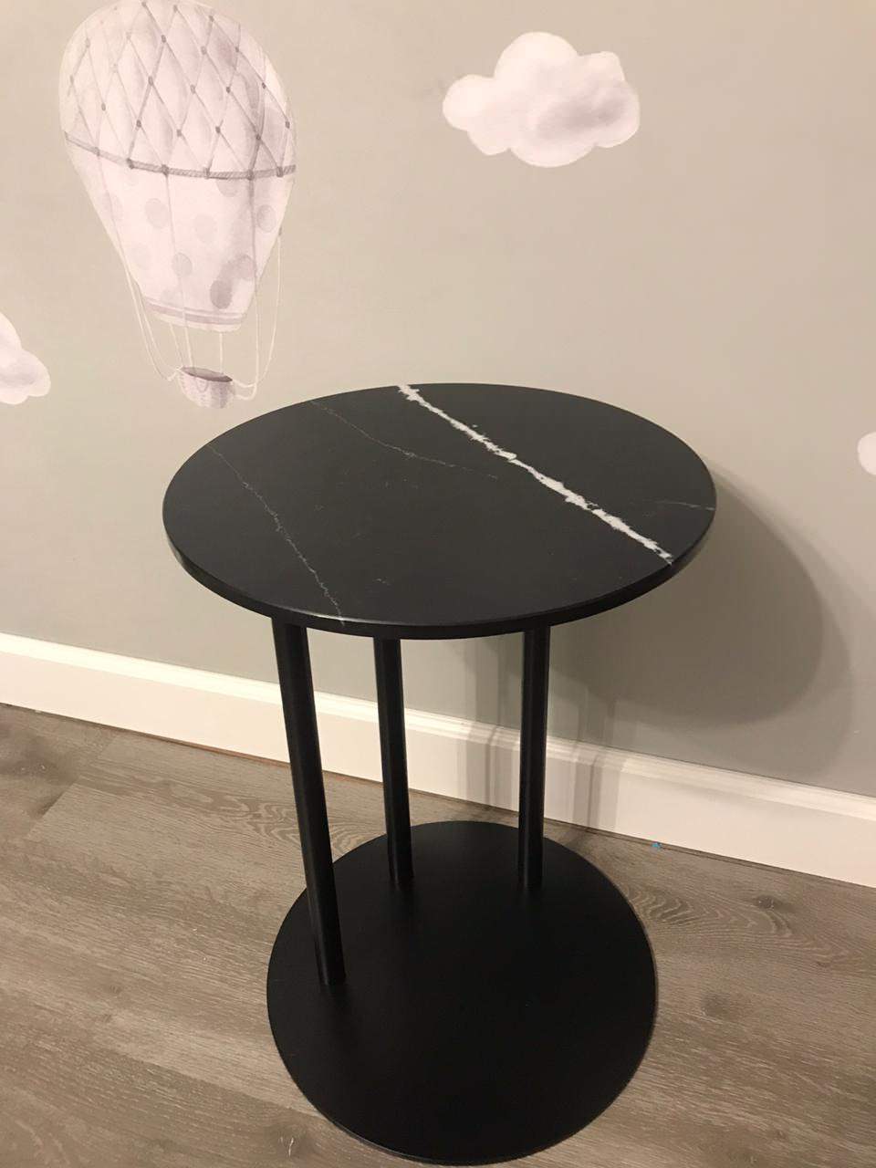 Обложка проекта: Столы из камня (кварц, акрил)