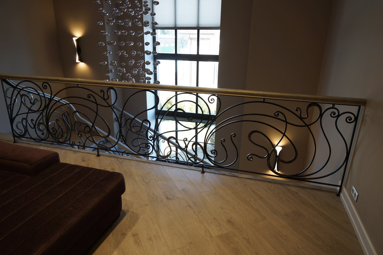 Кованное перильное ограждение в котеджном поселке Онегино
