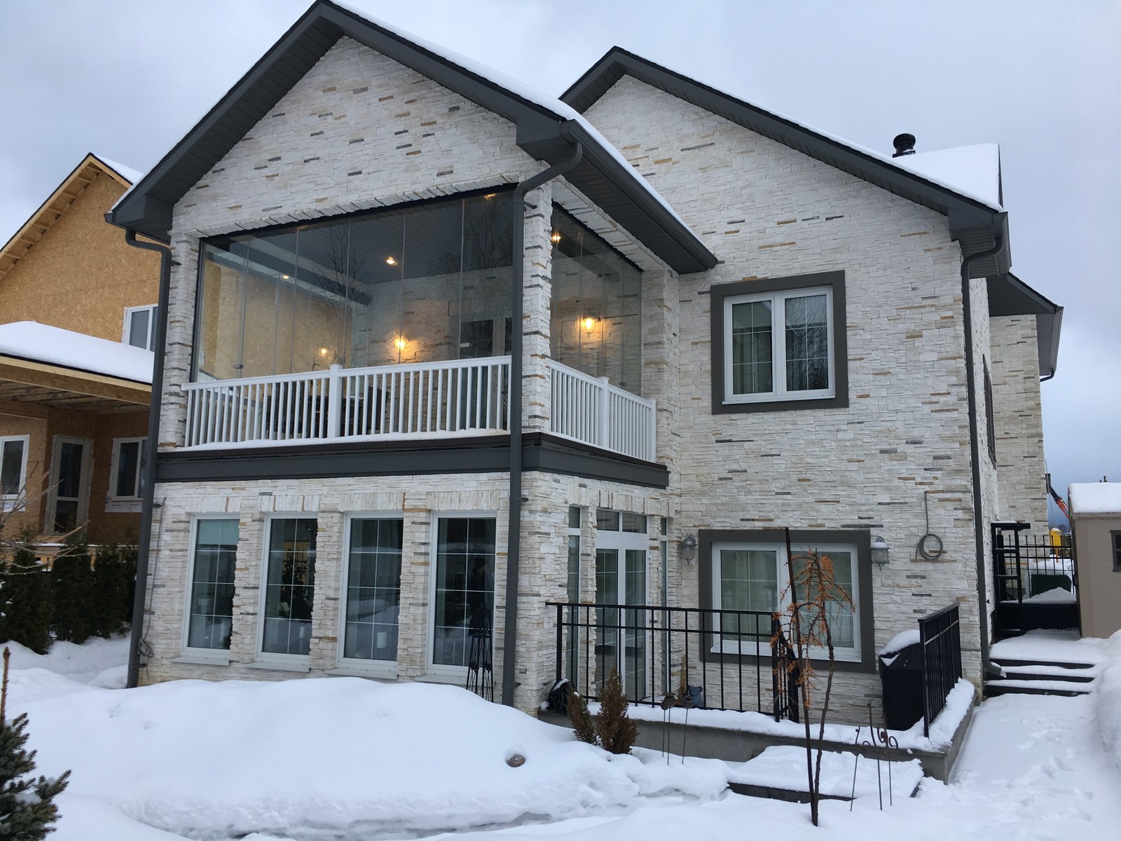 Безрамное остекление Лумон