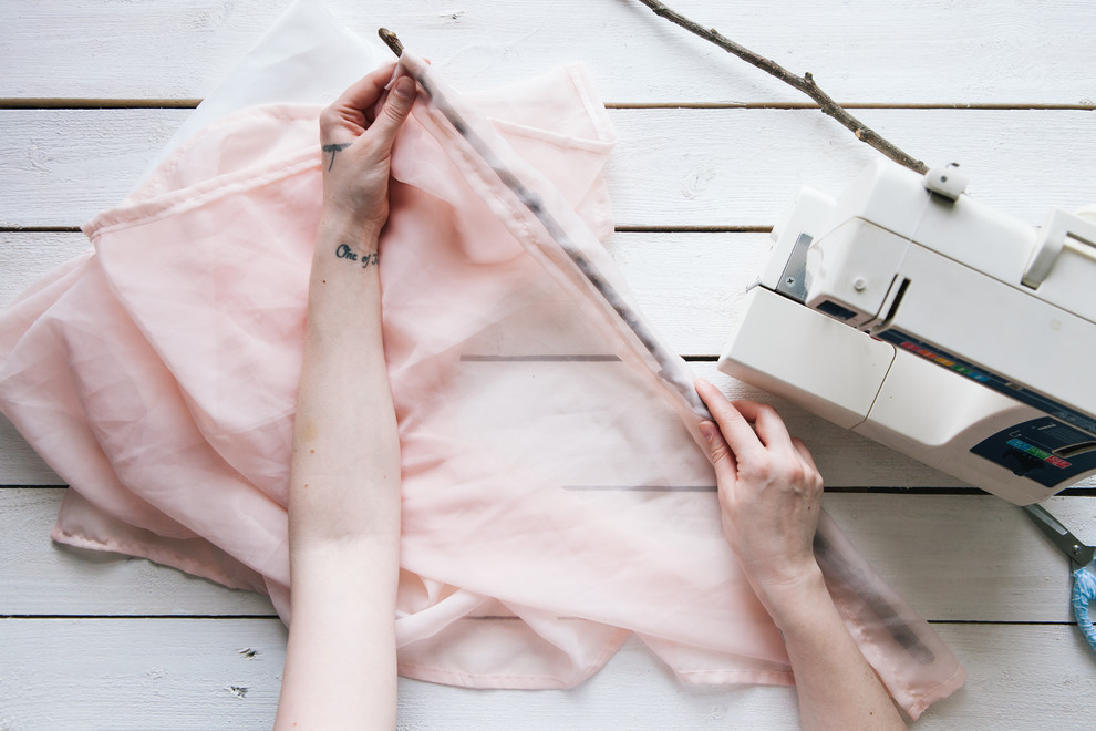 DIY: Рулонная штора на дачное окно