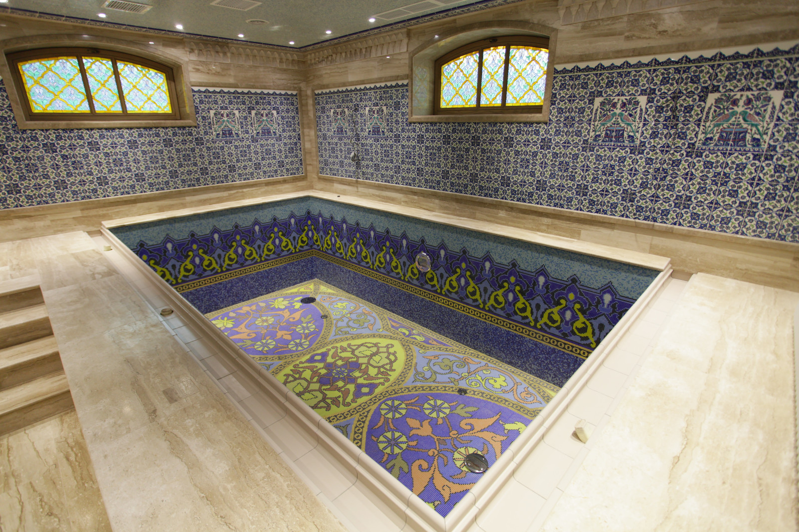 Обложка проекта: Бассейн «Восточный узор»