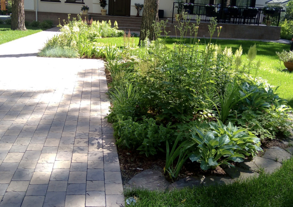 Цветники под пологом леса