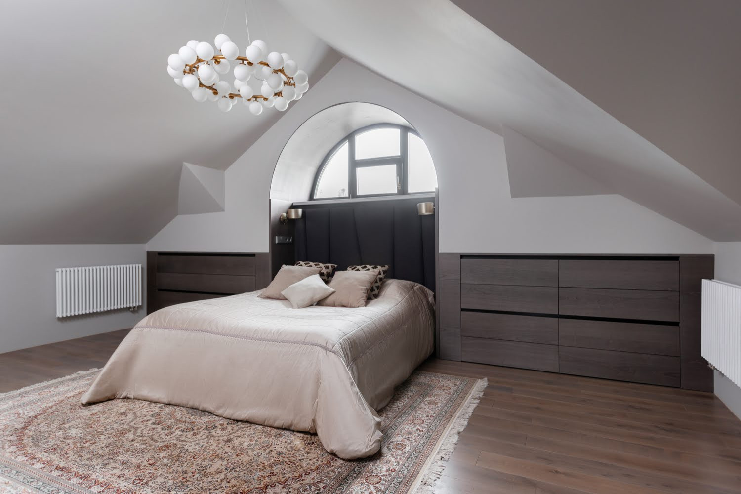 Спальня с ванной комнатой