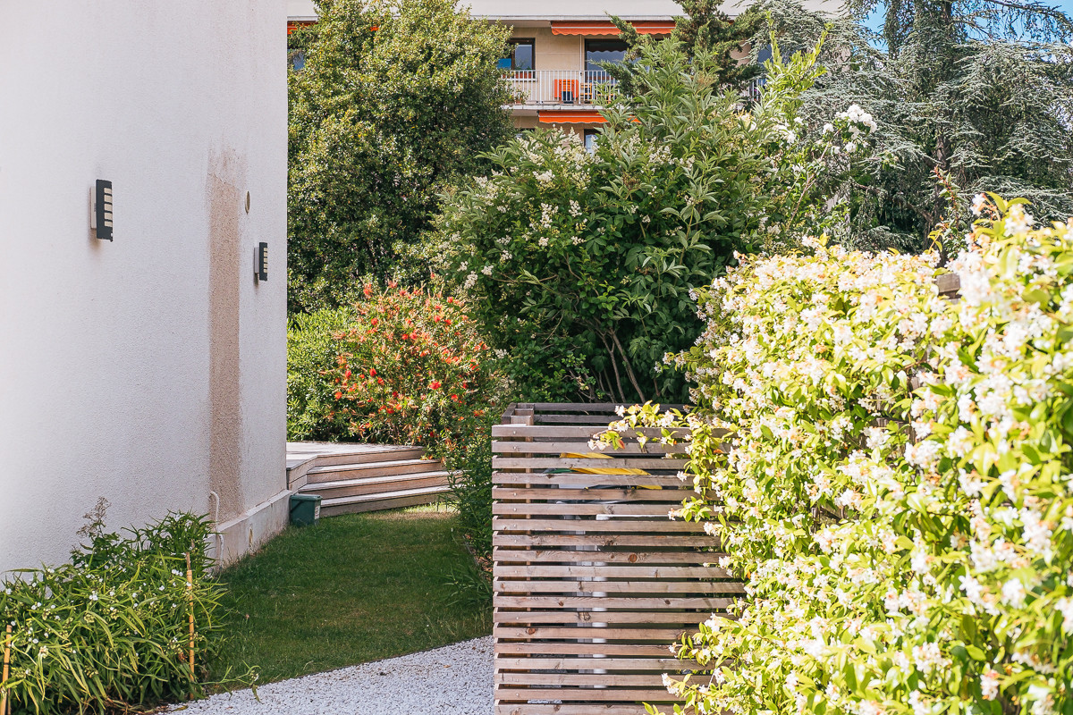 Есть идея: Куда спрятать мусорный бак