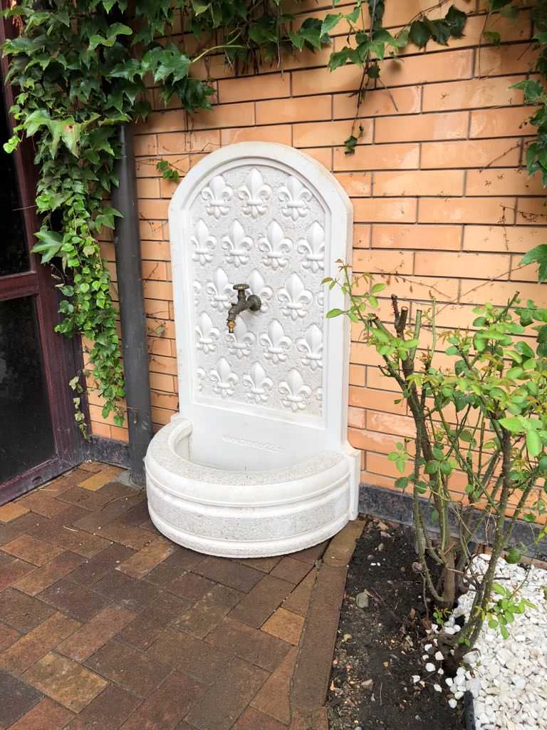 Обложка проекта: Фонтан кран пристенный.