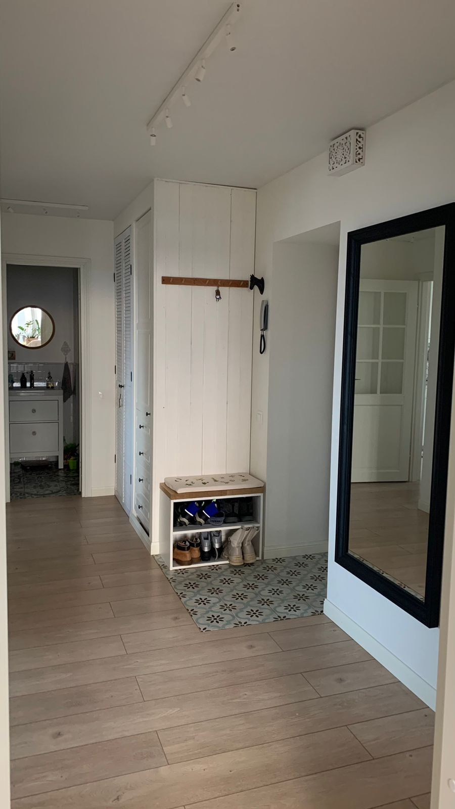 Прихожая Яркий Сканди