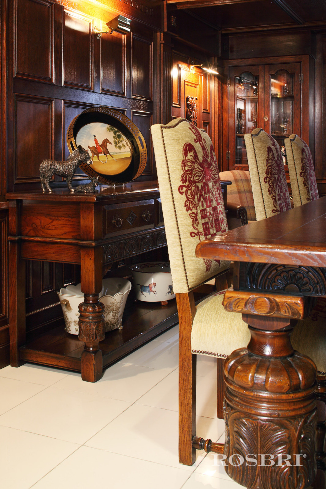 Rosbri "English House" Main Showroom