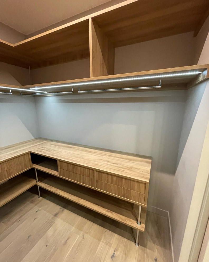 Программа "высокий бонус" в действии - кухня и гардеробная в современном стиле