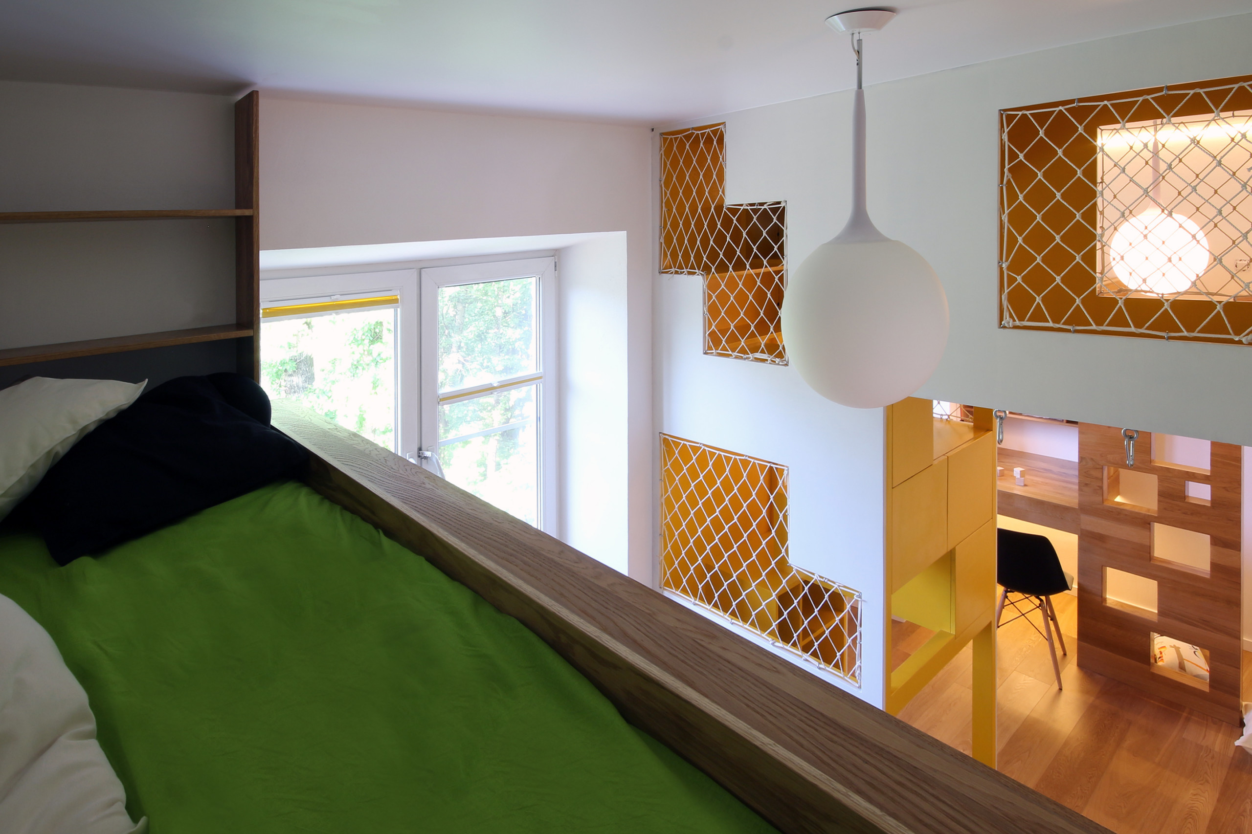 Houzz тур: Квартира с гостиной-трансформером и гамаком в детской