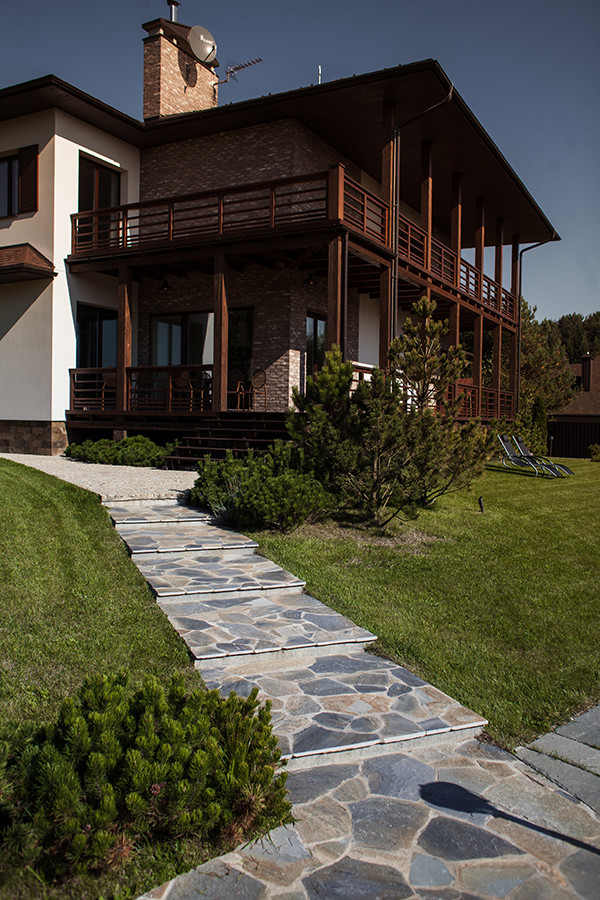 Каменный мотив