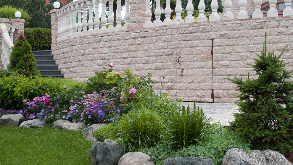 Сад с ручьем В Новогорске 2009 г