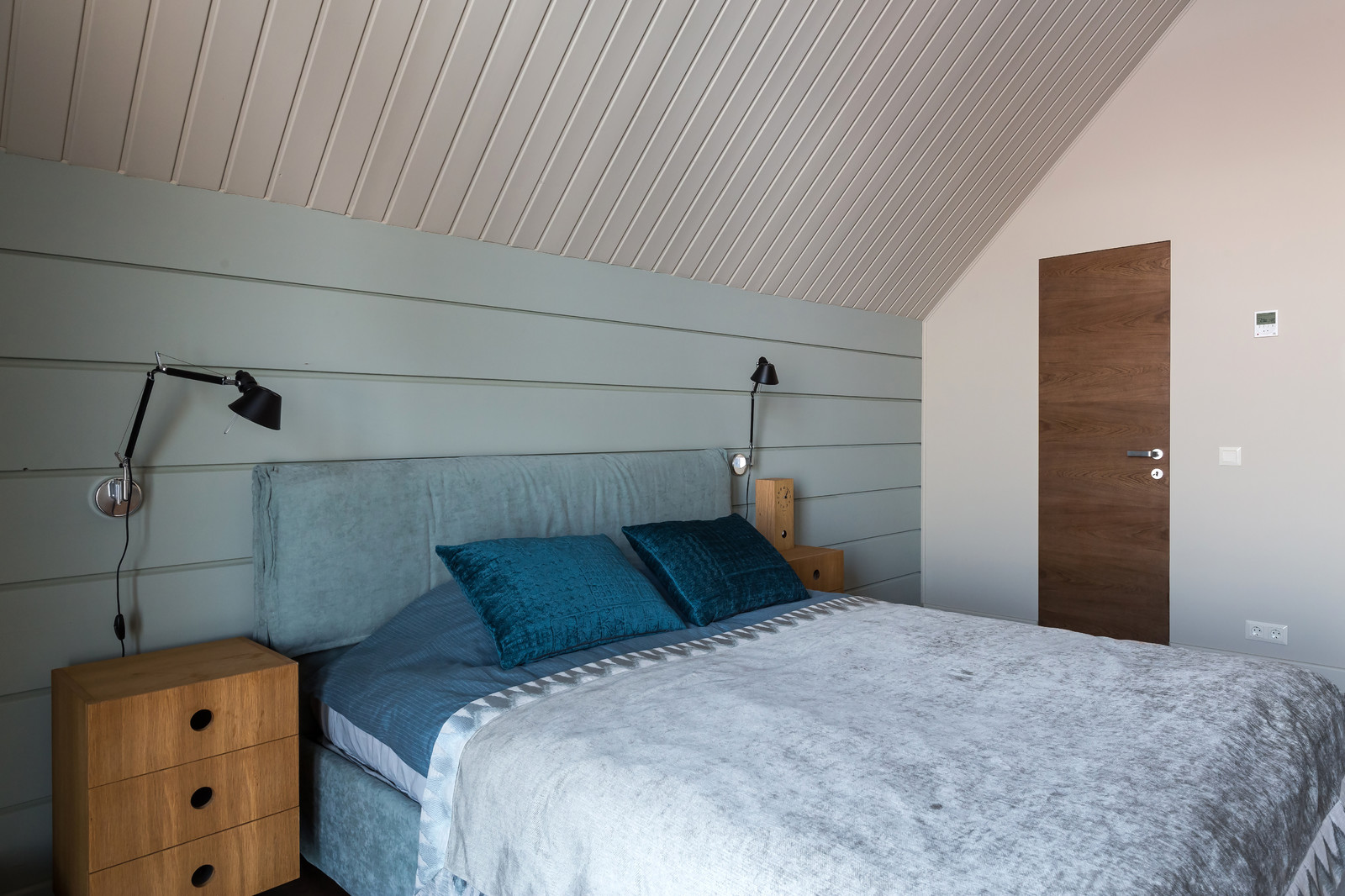 Дом на озере для большой семьи