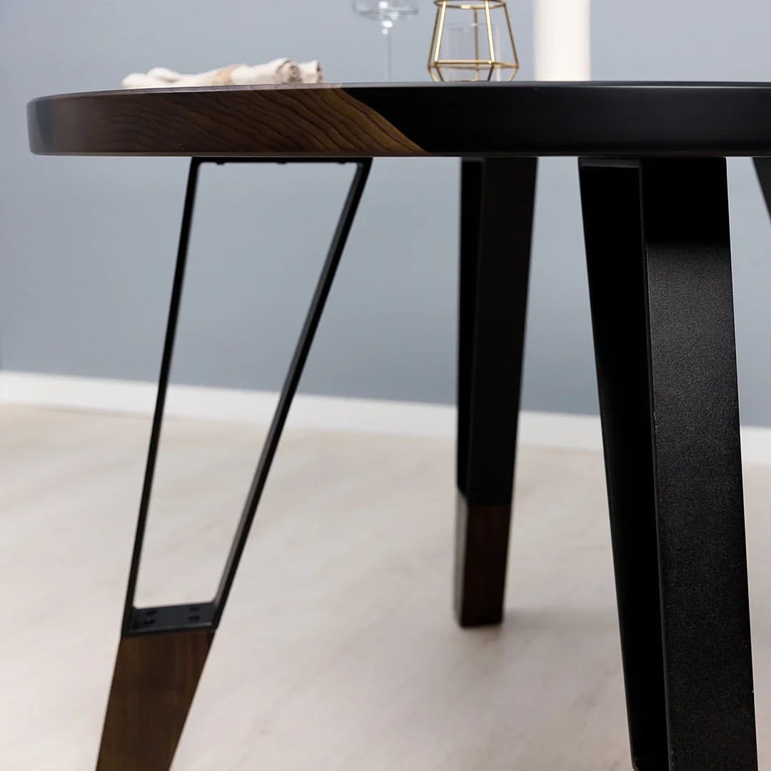 Обложка проекта: Круглый обелённый стол из карагача