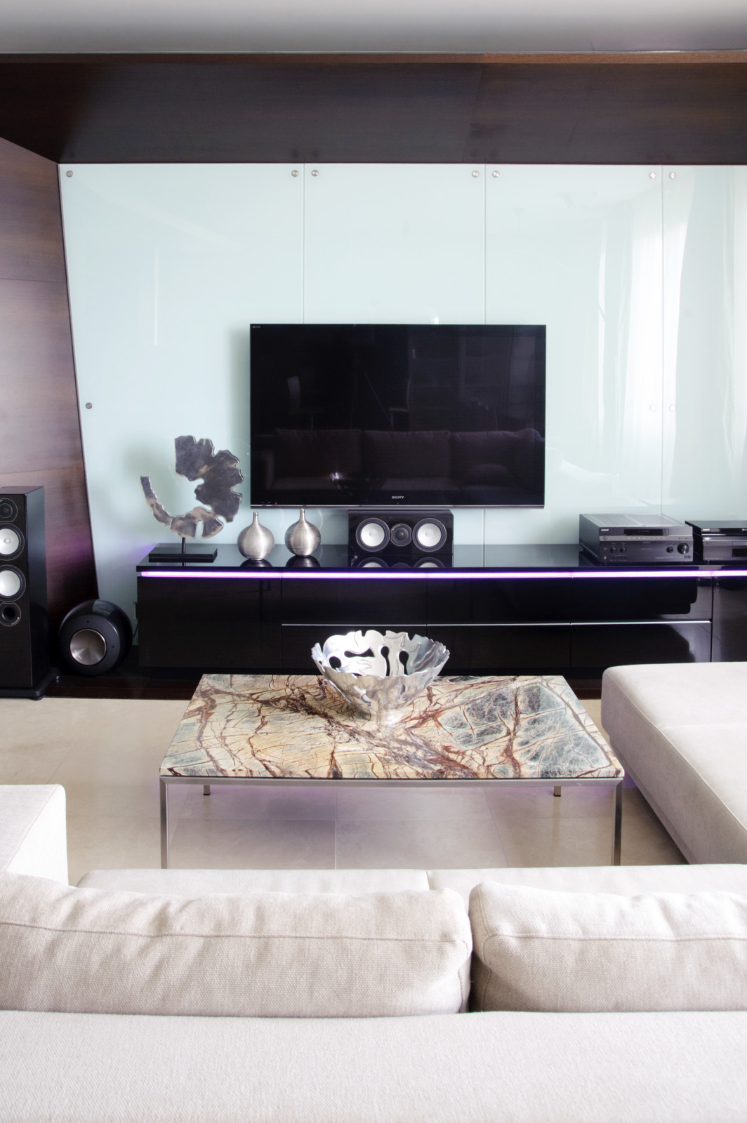 Белые апартаменты