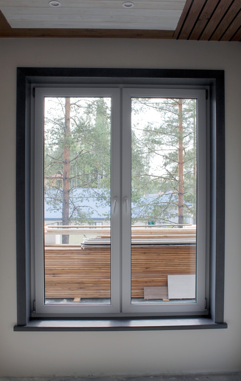 Обложка проекта: Подоконники, откосы и наличники в частном доме