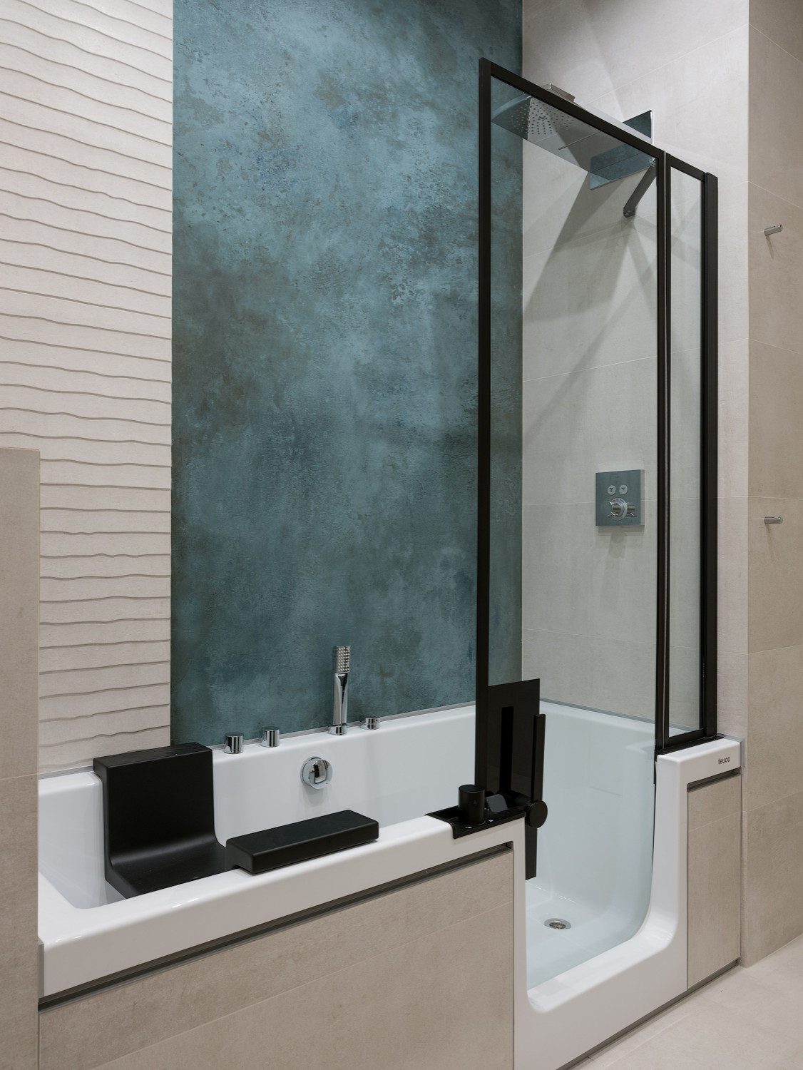 Обложка альбома: ванна