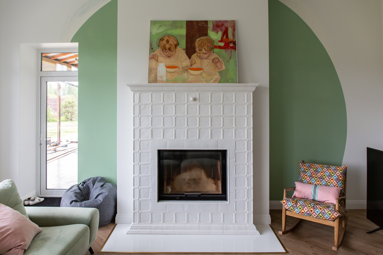 Каминный керамический портал.