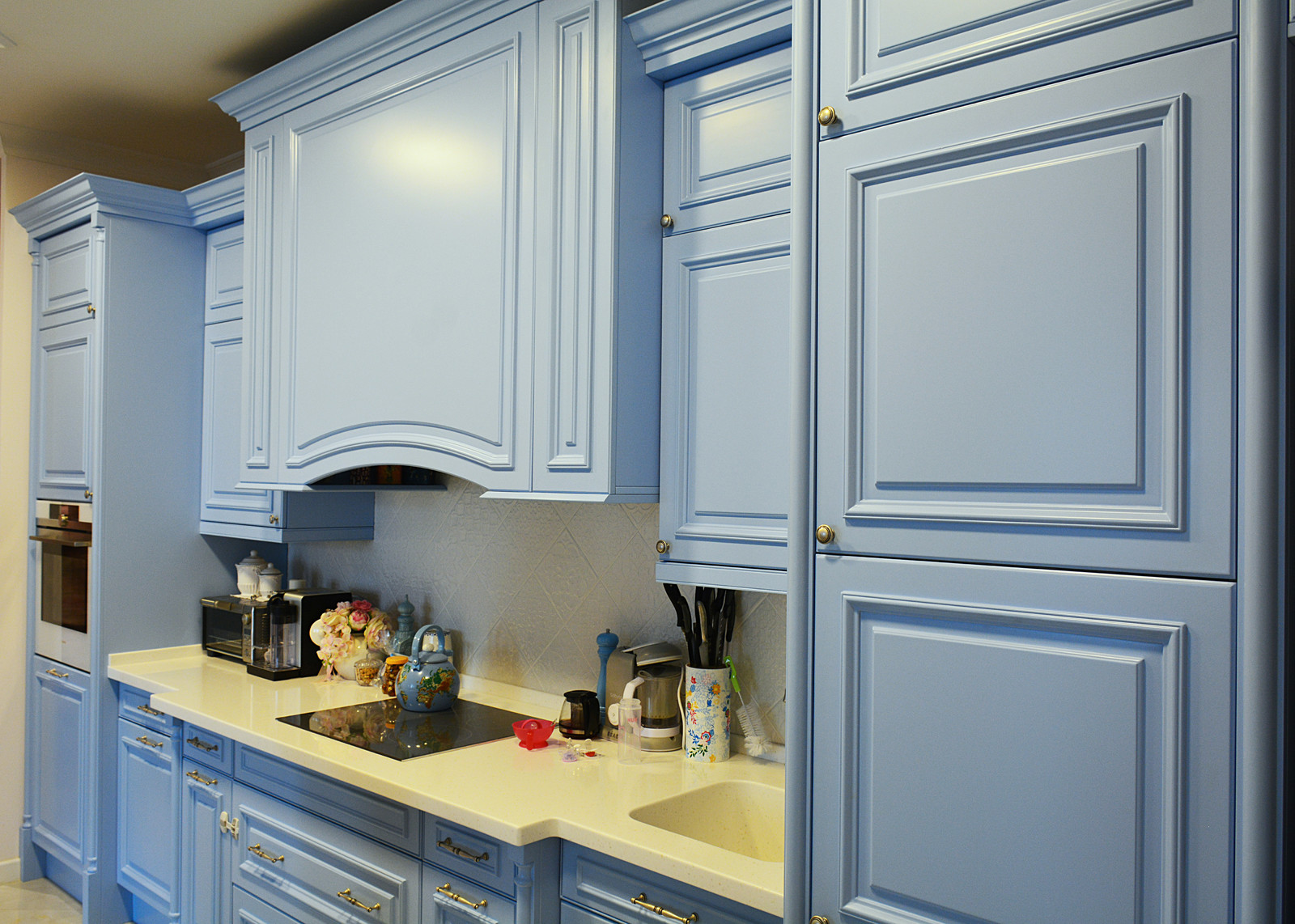 Кухня в квартире. Москва. Алые паруса.