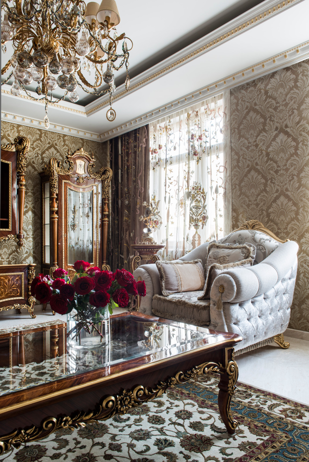 "Нескромное обаяние"