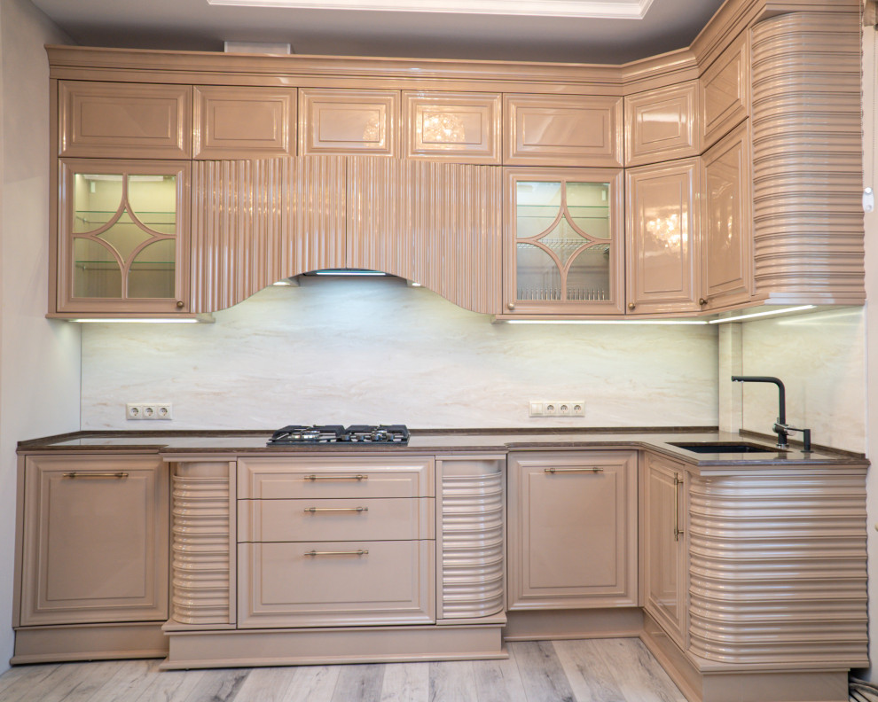 Обложка проекта: Копия многоуровневой итальянской кухни "Дама"