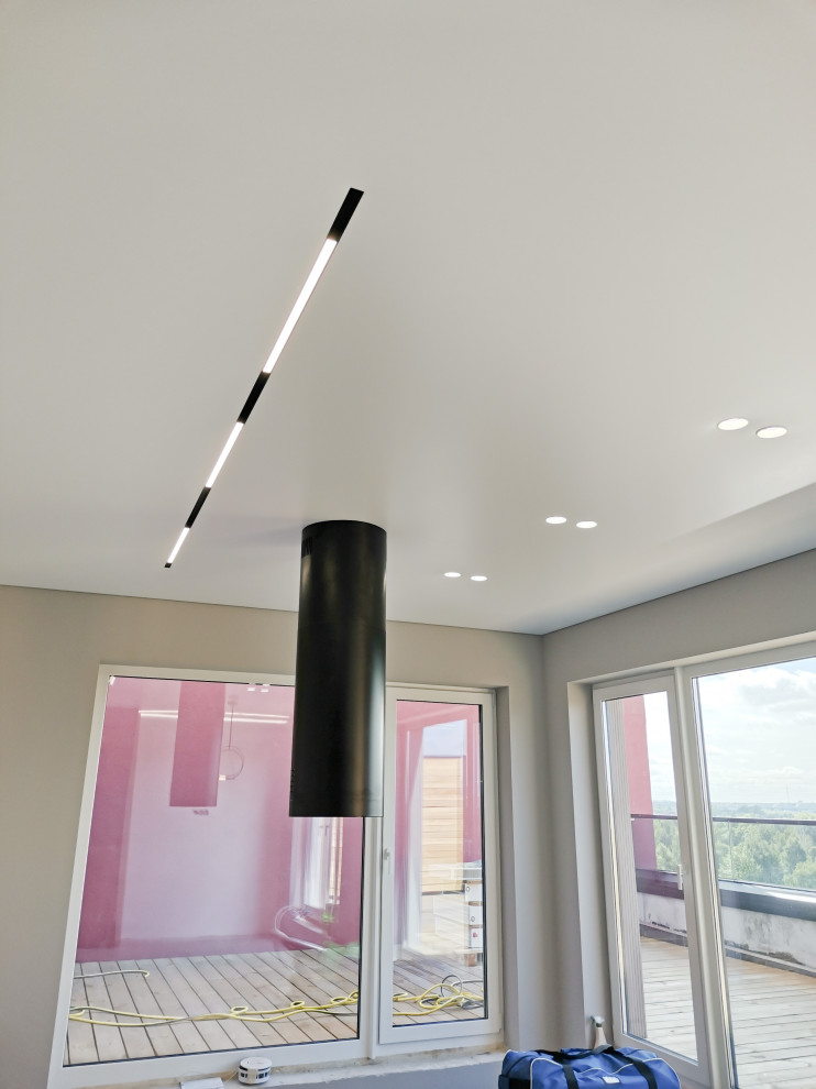 Теневые потолки и линейное освещение в ЖК Европейский берег