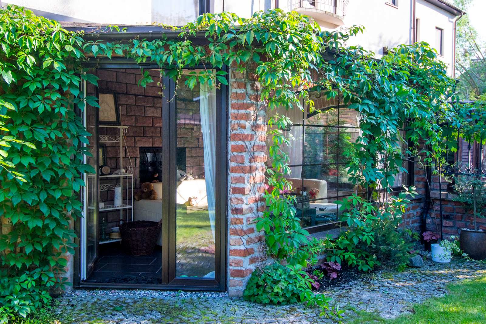 Проект недели: Маленький садик в рустикальном стиле в Калининграде