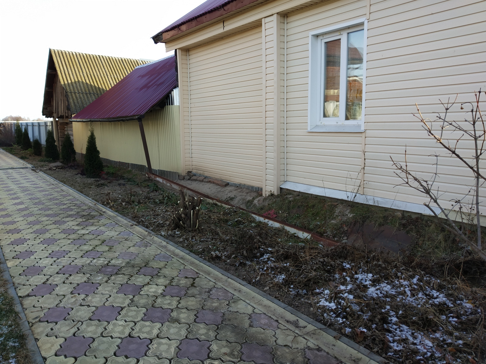 Кокшайск. Пергола – качель, шпалерный забор и обновление участка.