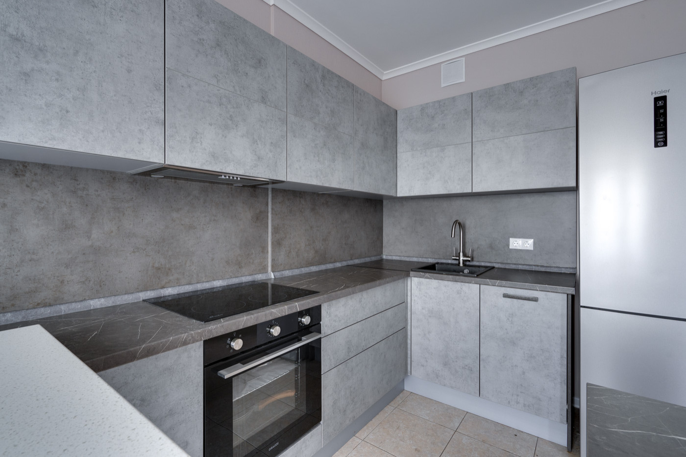 Кухонный гарнитур в ЖК «Эталон-Сити»