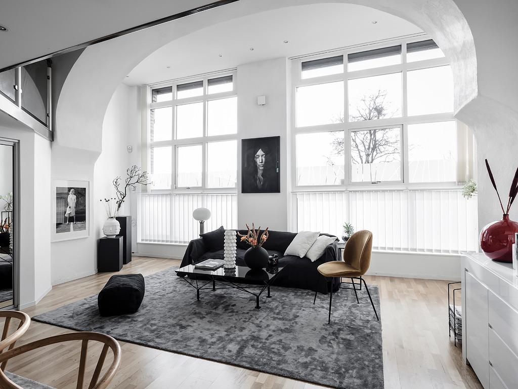 Двухэтажная студия дизайнерский ремонт