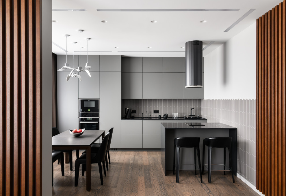 Обложка альбома: стол на кухню