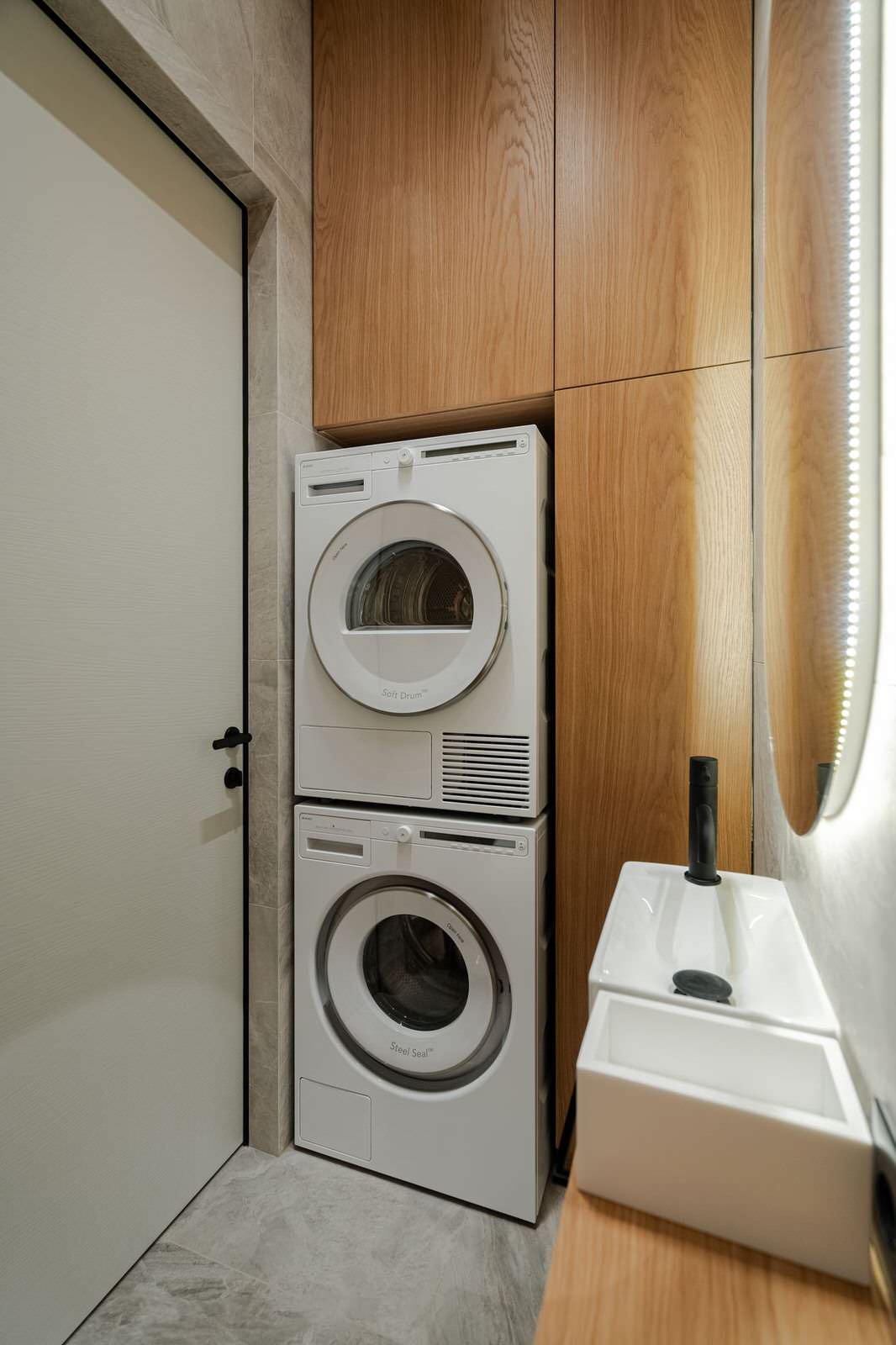 Серый минимализм | 58 кв.м.