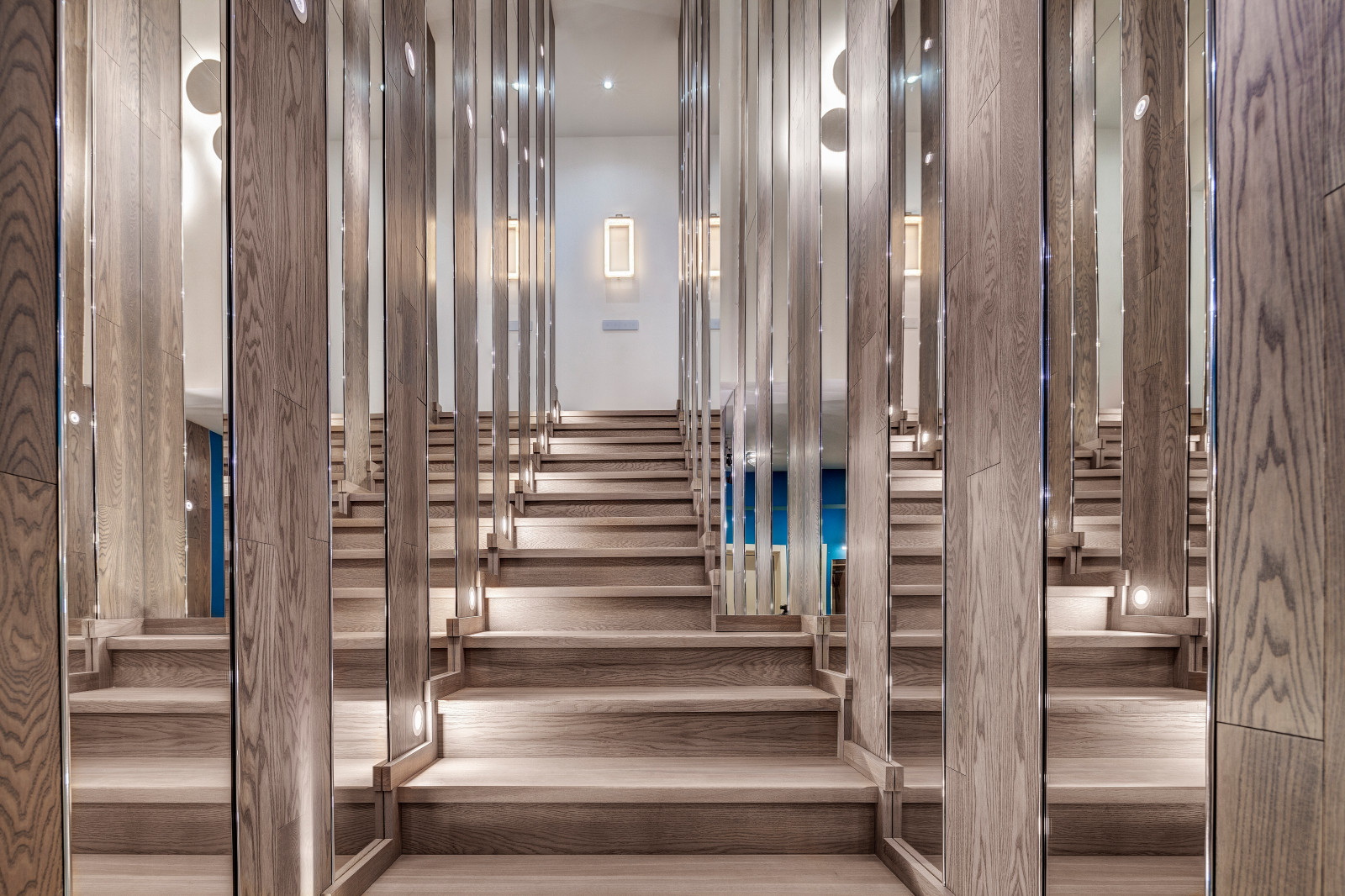 Обложка проекта: Дизайн проект 2-х уровневой квартиры