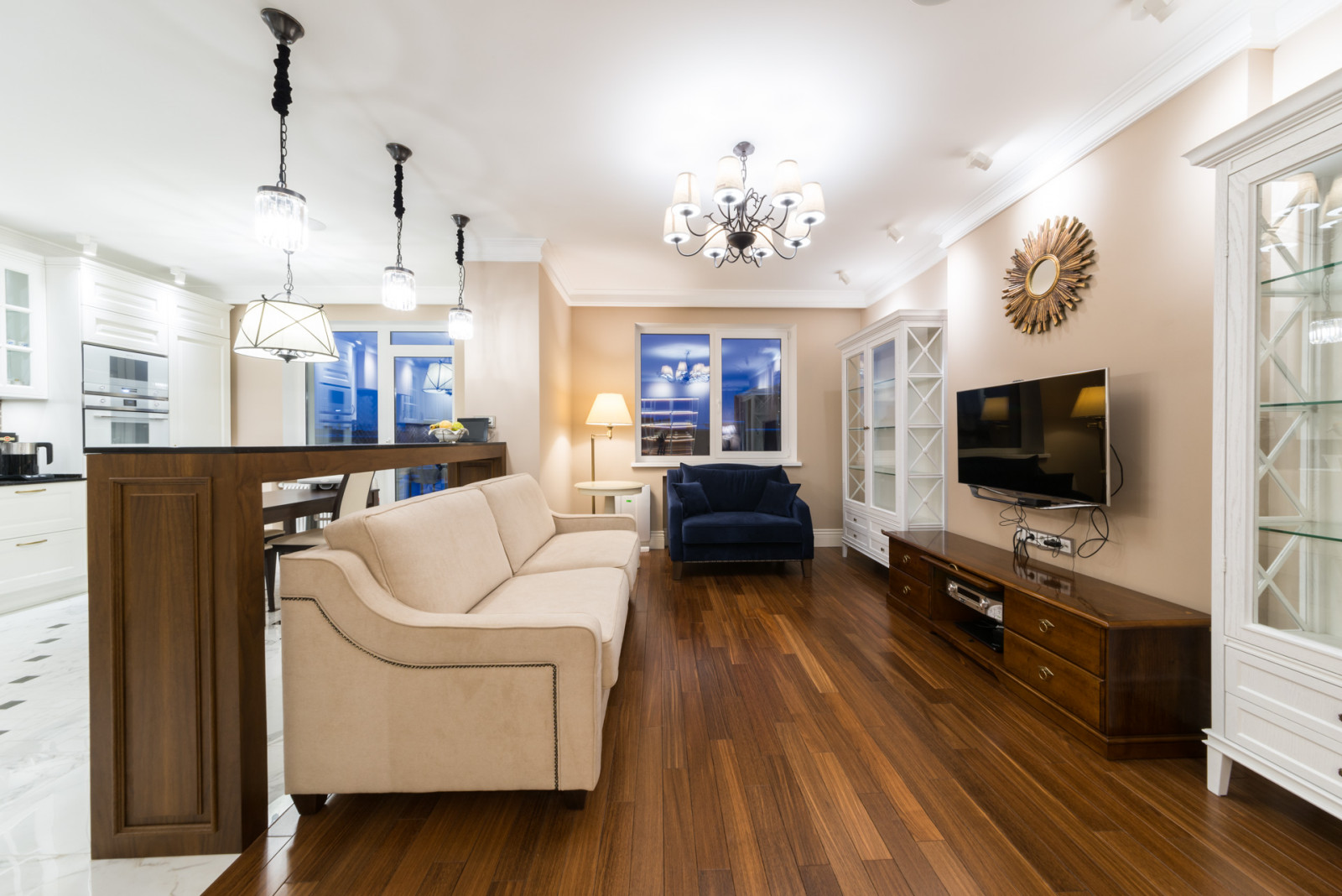 Объединённая кухня-гостиная