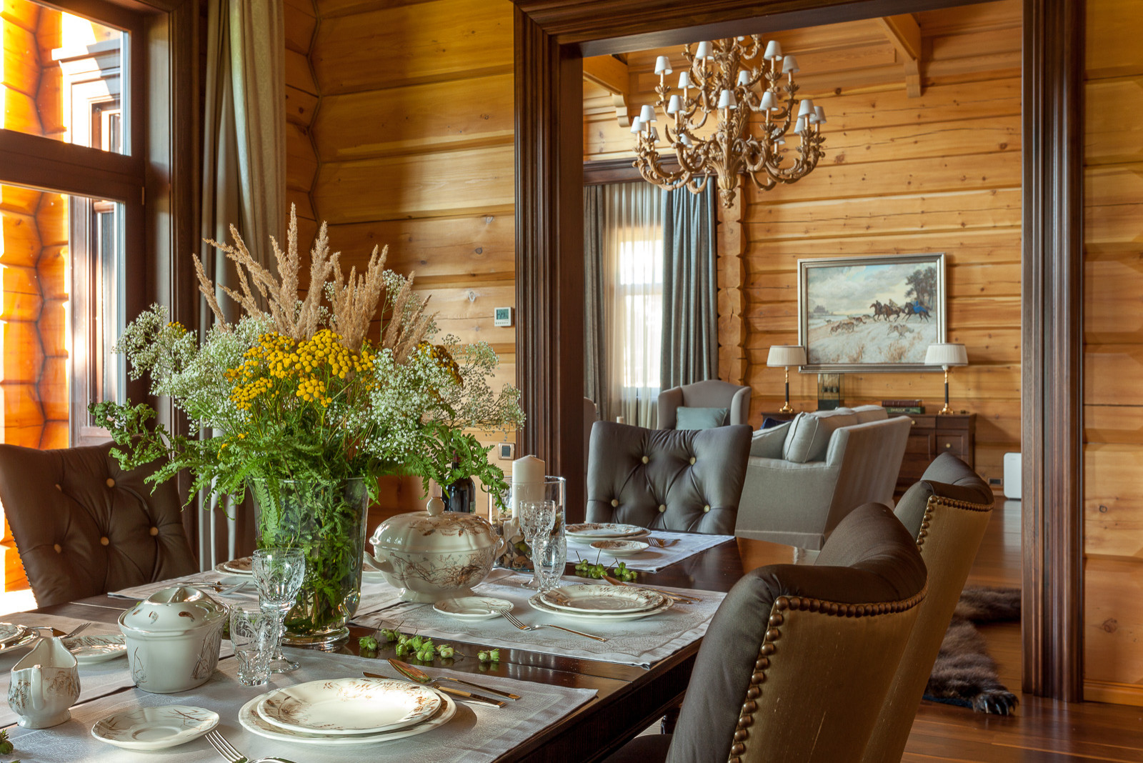 Деревянный дом в классическом стиле